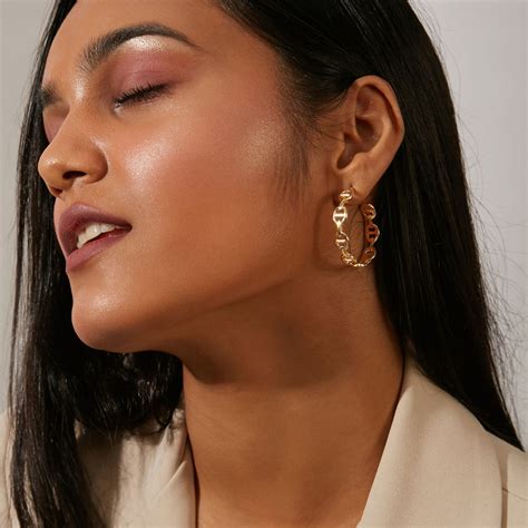 Pipa Bella By Nykaa Fashion Gold Oval Link Hoops Buy Pipa Bella By