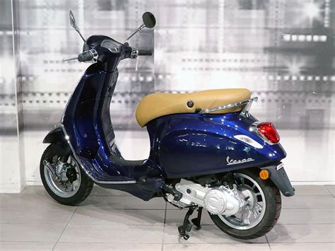 Piaggio Vespa Primavera T V Colore Blu Nuovo In Vendita