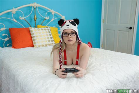 River Fox Gamer Girl Goo Rf Ggg Porn Pic