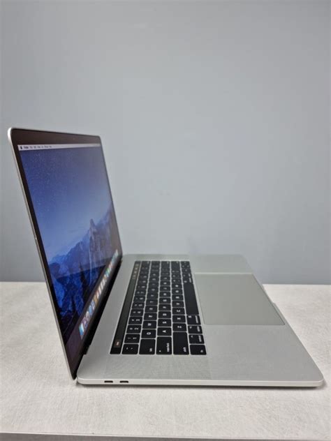 Macbook Pro 2017 15 Inch I7 16GB RAM 500gb Ssd TouchBar Computers