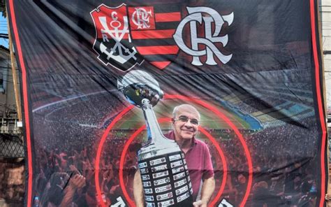 Bandeira De Mello Recebe Homenagem De Torcida Organizada Do Flamengo