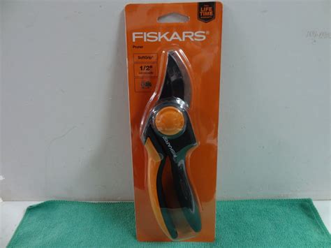 Fiskars Small Softgrip Bypass Pruner 12” Cut Capacity Steel Curved