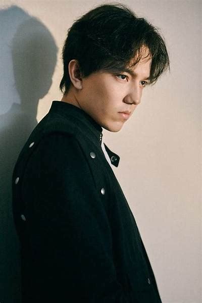 Dimash Kudaibergen Información Historia Biografía y más