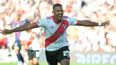 Salomón Rondón anotó el gol de la victoria de River sobre Talleres