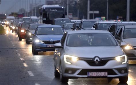 Poja An Promet Na A U Smjeru Istoka Kod Bajakova Kolona Od Km Hrt