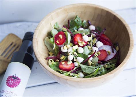 Salade De Fraises Bocconcinis Et Vinaigrette Aux Framboises Cinq