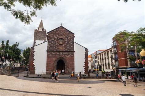 Bela Catedral Do Funchal Na Madeira Portugal Foto Premium