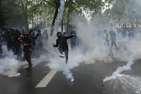 Scontri In Francia Durante Manifestazione Per Il 1 Maggio 291 Arresti