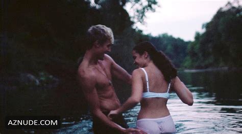 SARAH MAY SOMMERS Nude AZNude