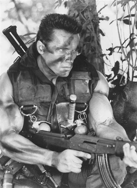 Commando Arnold Schwarzenegger Commando Beach Background Para