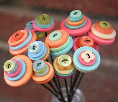 button flowers | Button crafts, Button flowers, Diy button crafts