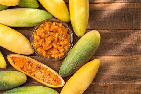 Banana Passionfruit: The Invasive New Zealand Delicacy