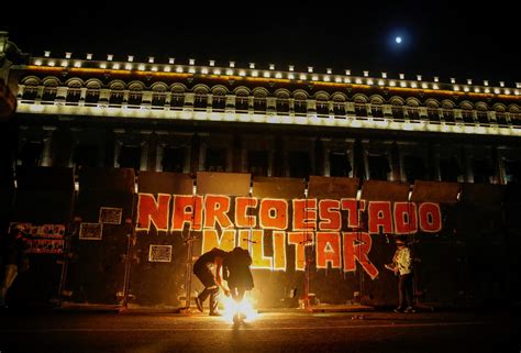 Videos y fotos Madres y padres de Ayotzinapa marchan a 9 años de la