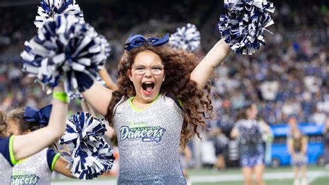 PHOTOS: Junior Seahawks Dancers Take The Field At Preseason Game 2