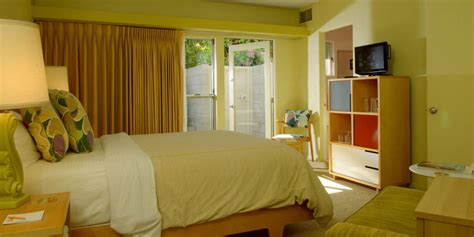 Twin Palms room | Orbit In hotel Palm Springs | a retro experience