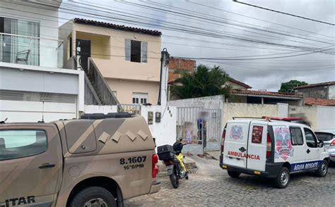 Mulher Encontrada Morta Sinais De Espancamento Dentro De Casa Em