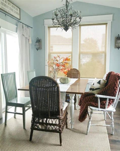 Mismatched Dining Chairs To Add Eccentricity