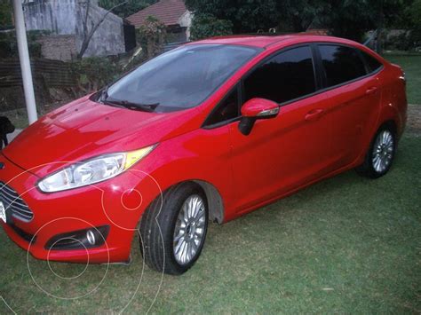 Ford Fiesta Kinetic Sedan Se Plus Usado Color Rojo Precio