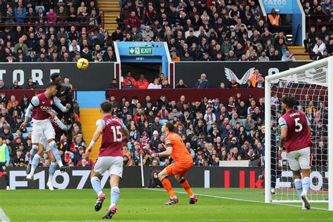 A Cabeça Amiga De Martínez Arsenal Vence O Aston Villa 4 2 E Segue No Topo Da Tabela