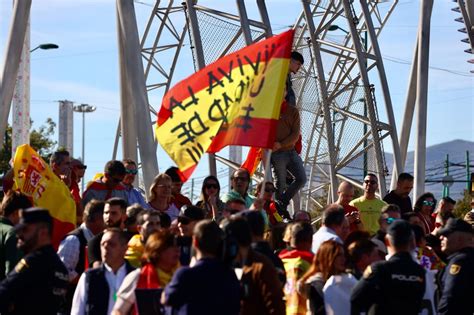 La protesta para recibir a Pedro Sánchez en Málaga en fotos