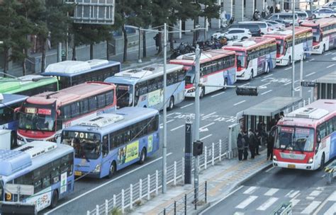 경기 광역버스 입석 전면 중단 승객들은 어쩌나 네이트 뉴스