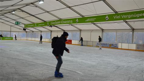 Schlittschuhlaufen in Flensburg Eislaufbahn an der Exe eröffnet