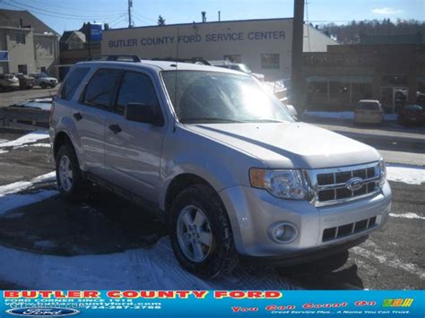 Ingot Silver Metallic Ford Escape Xlt V Wd Photo