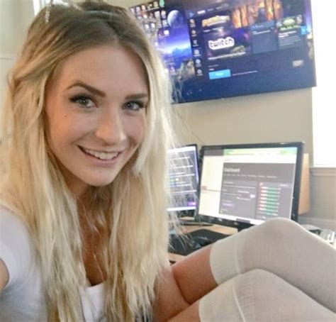 Gamer LegendaryLeaTV Denies Flashing Her Vagina During Live Show B