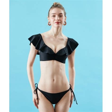 全新 大波浪 V領 性感 比基尼 bikini 夏日必備 有罩杯 L號 全新 附胸墊 超好看 很顯瘦 海灘 陽光 她的時尚 泳衣潛水衣 泳裝 比基尼在旋轉拍賣