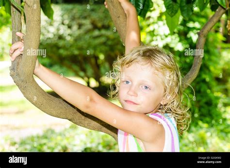 Grandes Ojos Azules Pelo Rubio Fotograf As E Im Genes De Alta