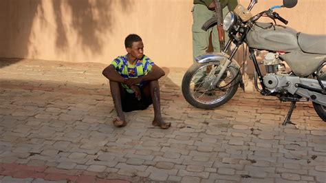 Zamfara Police Arrest 20 Year Old Notorious Bandit Rescue 10 Kidnap