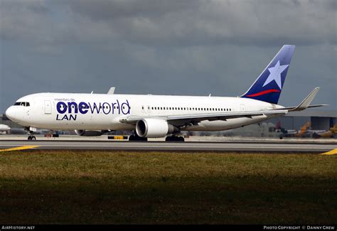 Aircraft Photo of CC CXJ Boeing 767 316 ER LAN Airlines Línea