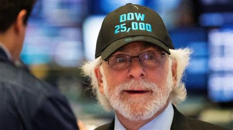 El Dow Jones supera los 25 000 puntos por primera vez en 122 años