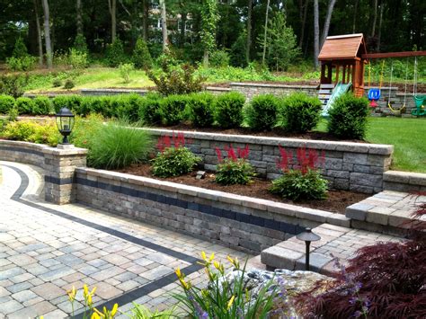 retaining wall ideas for sloped backyard 2