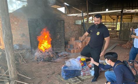 O tráfico chora PC AM incineram 108 quilos de entorpecentes em