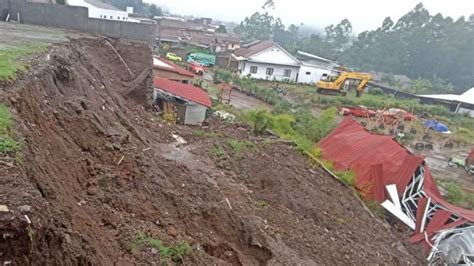 Tanah Longsor Di Magelang Satu Orang Tewas