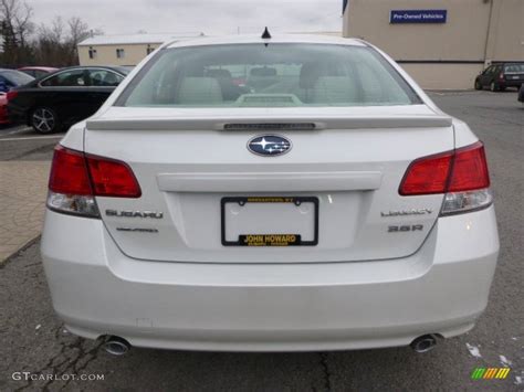 Satin White Pearl Subaru Legacy R Limited Photo