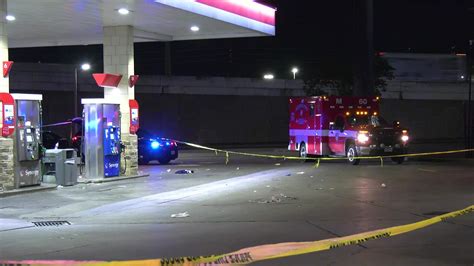 Man Shot To Death In Houston Exxon Gas Station Parking Lot On Bissonnet