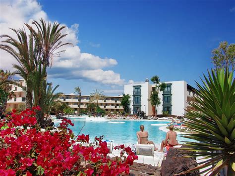 El Trebol - Costa Teguise Hotels in Lanzarote | Mercury Holidays