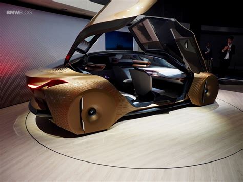 BMW Vision Next 100 displayed again in London