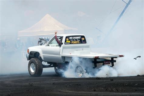 Video Street Machine Summernats Burnout Masters Final