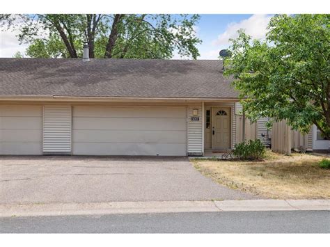 1017 Carmel Court, Shoreview, MN, 55126 | MLS: 6390816 | Edina Realty
