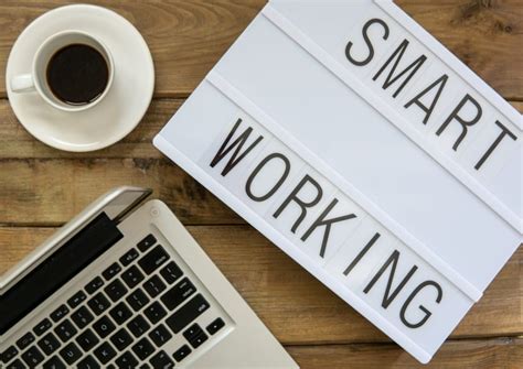 Smart Working Vantaggi E Svantaggi