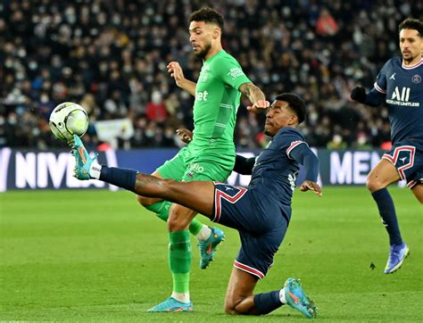 Football Psg Asse Mbapp Renverse Les Verts