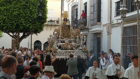 Video La procesión de la Patrona corona el Día del Carmen en San Fernando