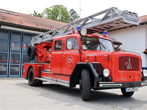 Int Feuerwehr Oldtimertreffen In Latsch Freiwillige Feuerwehr Der