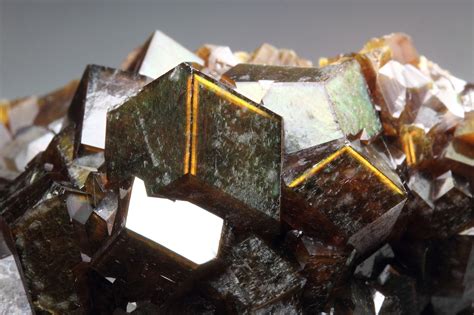 Quebul Fine Minerals Iridescent Rainbow Garnet Var Andradite