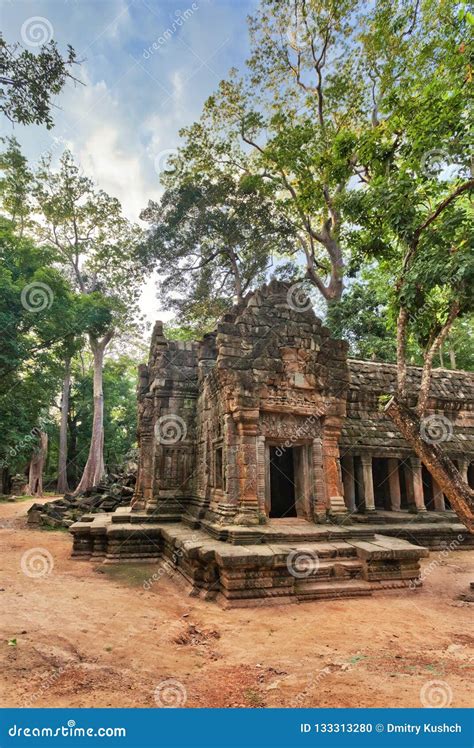 Templo Budista Antiguo Del Khmer En El Complejo De Angkor Wat Foto De