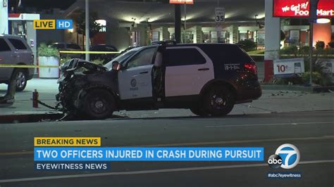 2 Officers Injured In Crash After Chase In Van Nuys Police Say Abc7 Los Angeles