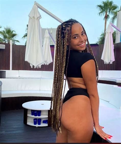 Amber Gill After Love Island From Accidentally Coming Out To